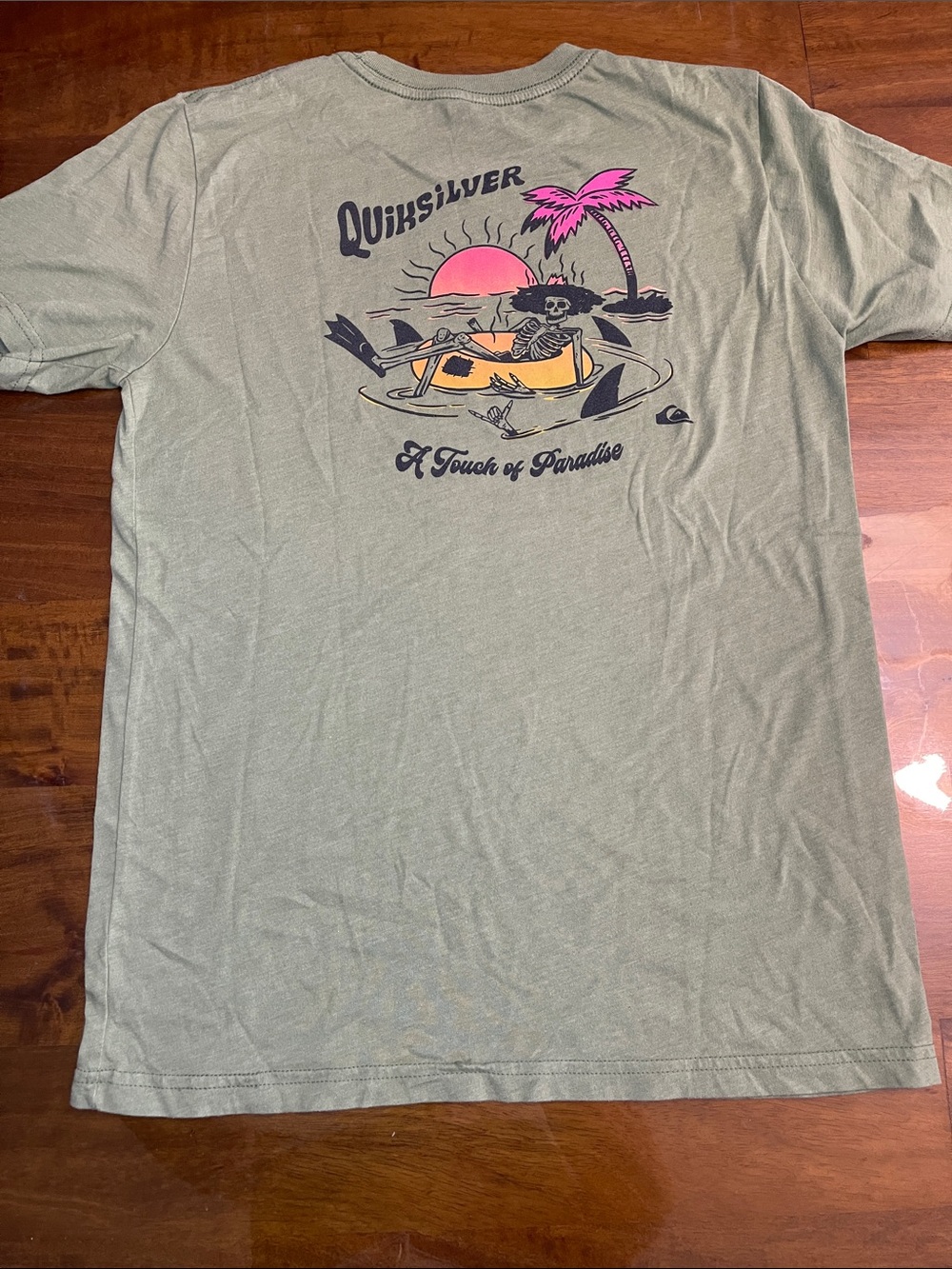 Quiksilver Men's Sage Green Short Sleeve Logo Tee - Picture 2 of 3